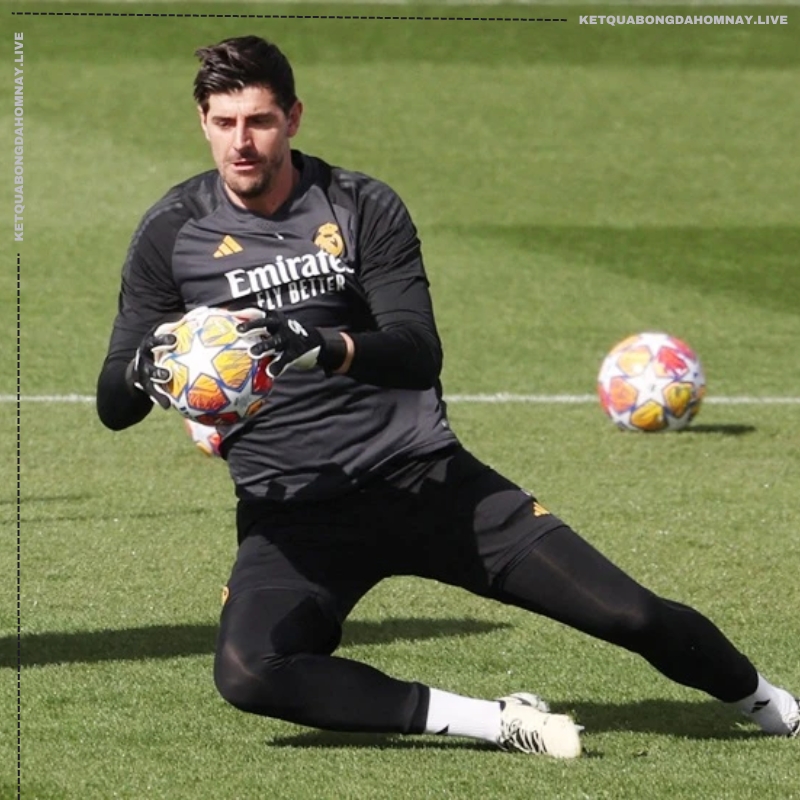 Thibaut Courtois tiếp tục chấn thương